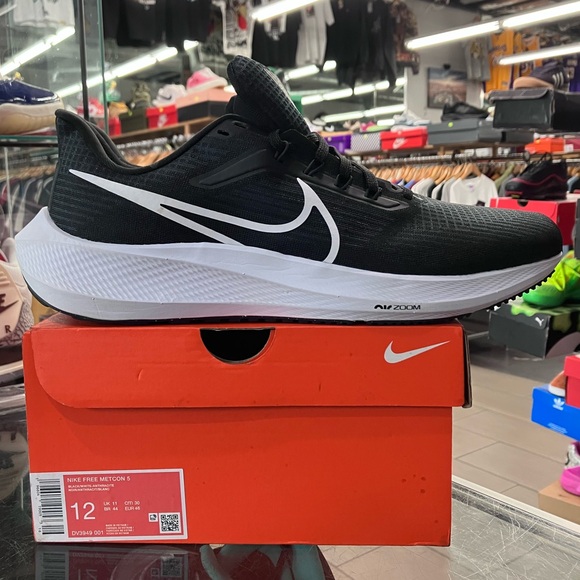 Nike Air Zoom Pegasus 39 Black White Size 12 main image 8
